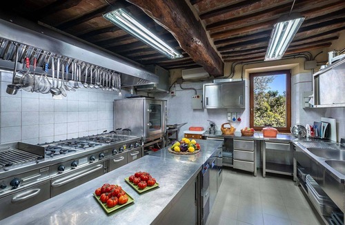 Camigliano Villa | Stunning private villa for 12 guests with A/C, private pool, WIFI, TV, terrace and parking