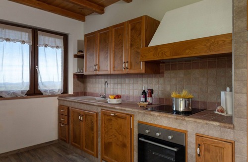Scansano House | Stunning private villa for 8 guests with WIFI, patio, pets allowed and panoramic view