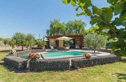 Sutri House | Stunning private villa for 2 guests with A/C, WIFI, private pool, TV and panoramic view