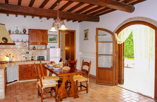 Poggiarello Villa | Stunning villa for 12 people with WIFI, private pool, TV, terrace and pets allowed