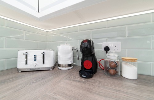 Hammersmith and Fulham Apartment | Stylish Apartment Close to Fulham Palace