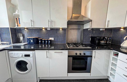 West Kensington Apartment | Stylish apartment in upmarket Kensington Olympia