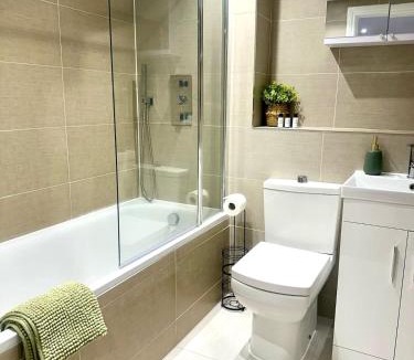 Ealing Apartment | Stylish Bright loft Studio in Ealing