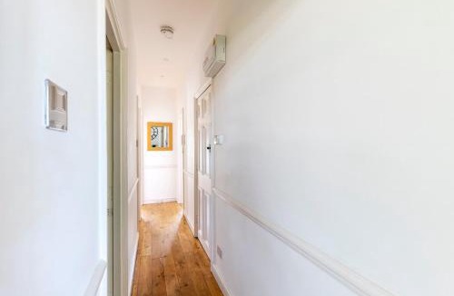 Earl's Court Apartment | Stylish Earls Court Retreat