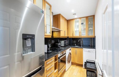 Earl's Court Apartment | Stylish Earls Court Retreat