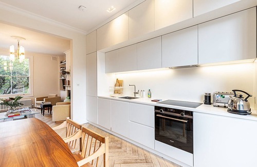 Clissold Apartment | Stylish Garden Flat Near Stoke Newington