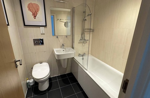 Bishop's Apartment | Stylish One-bedroom apartment in Waterloo