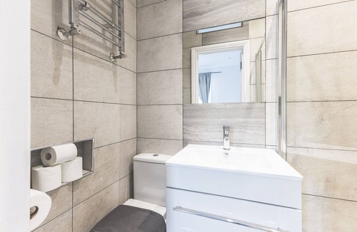 Brondesbury Apartment | Stylish & Petit Studio flat w/great tube connectio
