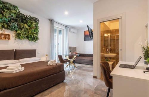 Termoli House | Suebi Central - Deluxe Rooms & Family Suites