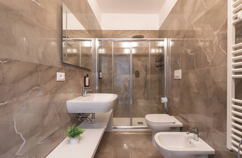 Termoli House | Suebi Central - Deluxe Rooms & Family Suites
