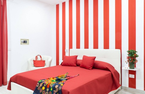 Meta House | Summer Colors Rooms & Apartments - Red Sunset