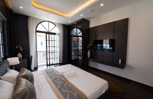 Bai Chay Resort | Sun Grand Feria