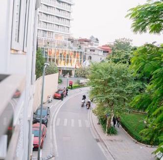 Thuy Khue Apartment | Sun Westlake View & Balcony Homestay