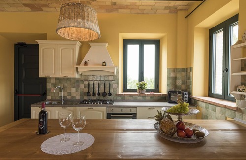 Corridonia Other | Sunflower, self-contained apartment, swimming pool, whirlpool, wi-fi, air conditioning