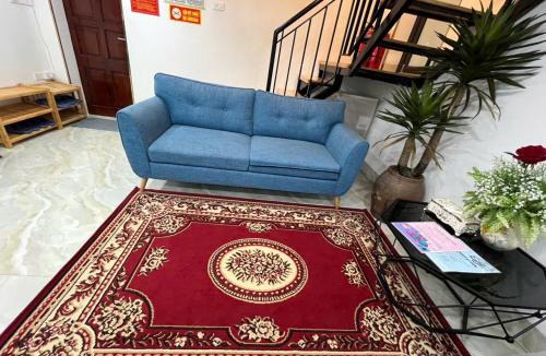 Hang Buom Apartment | Sunny Balcony