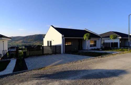 Odorheiu Secuiesc House | Sunset Hills Transylvania Upper