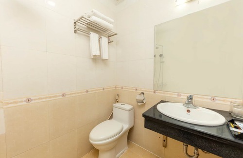 Dich Vong Hotel | Super OYO Capital O 387 Bach Duong Hotel