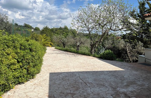 Castelnuovo di Farfa Villa | Superb, spacious vacation home with idyllic pool and breathtaking views