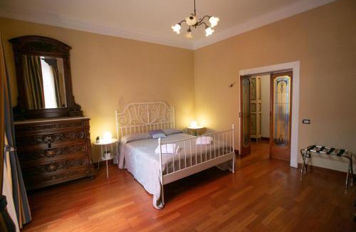 Quartieri Spagnoli Apartment | Sweet Toledo by Dimorra