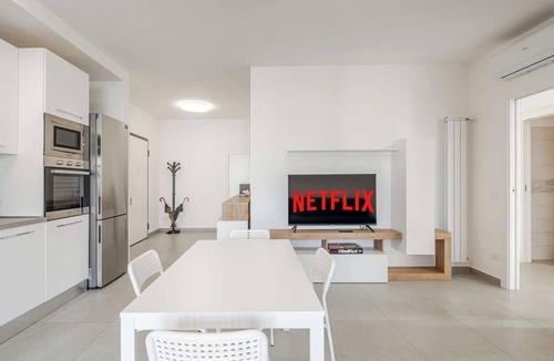 Zona XIX Casal Morena Apartment | Swimming Pool + BBQ + Covered Parking Space + Metro A + Air Conditioning