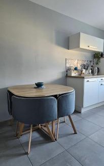 Limoges Apartment | T2 "Le Vigny" Cosy et Lumineux, Parking privé, Idéal séjours et week-ends