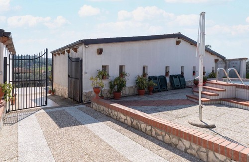 Priverno House | Tasteful holiday home in Priverno with garden