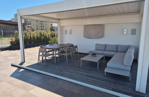 Vomero Apartment | Terrazza Manù - loft suspended over the city-Vomero