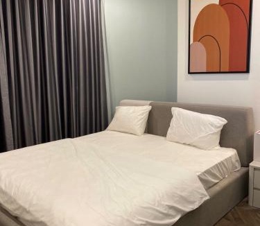 District 9 Apartment | The Beverly BE702 - 3BR Vacation