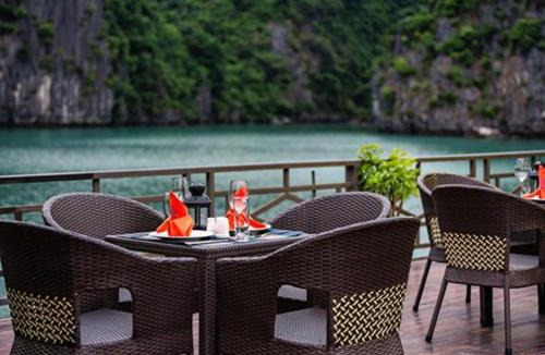 Cat Ba Boat Rental | The Boutique Cruise