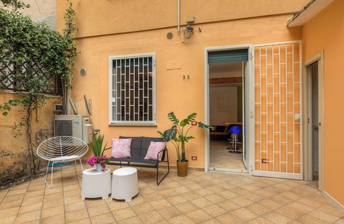 Tuscolano Apartment | The captain's cabin In style in this downtown space.