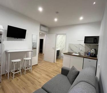 Rione Alto House | The Family Rooms, Rione alto, Zona ospedaliera