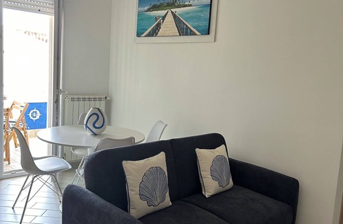 Isola Sacra Apartment | The Fisherman's Refuge - sleep & fly