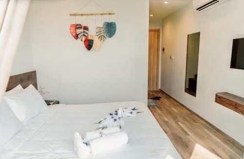 Duong To Hotel | The Happy Marina Retreat Hotel