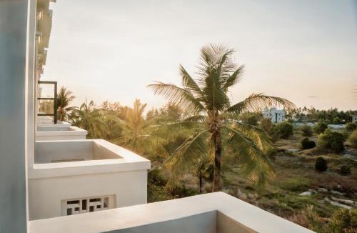 Duong To Hotel | The Happy Marina Retreat Hotel