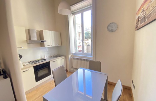Vomero Apartment | THE House: New, Central, Near Metro. Strategic Place to Visit Naples!