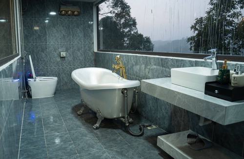 Van Chan Hotel | The Legend of Dragon Tea Suoi Giang