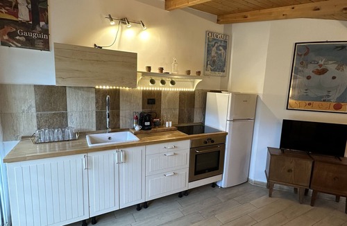 EUR Cottage | The Little House
