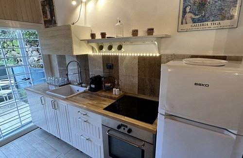 EUR Cottage | The Little House
