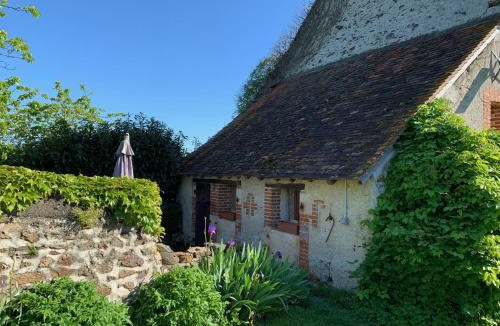 Brigueil-le-Chantre Apartment | The Petit Prince Studio at Chateau Mareuil