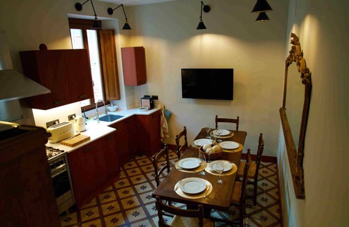 Sulmona Apartment | The Poets' Retreat - Step Back in Time Relax in Elegance
