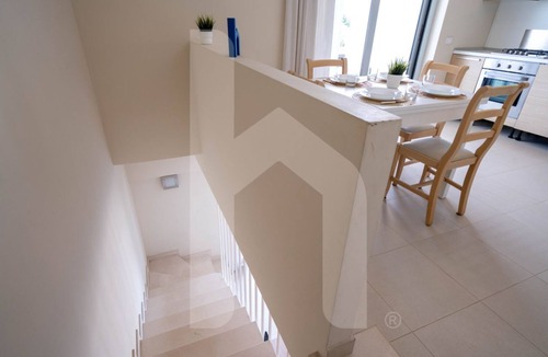 Foggetta Apartment | The recently-built Résidence Cerrano Park comprises two buildings with 12 three-room apartments, and offers guests the unique opportunity to enjoy breakfast or lunch with a breathtaking view of the surrounding countryside.