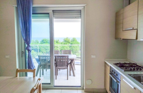 Foggetta Apartment | The recently-built Résidence Cerrano Park comprises two buildings with 12 three-room apartments, and offers guests the unique opportunity to enjoy breakfast or lunch with a breathtaking view of the surrounding countryside.