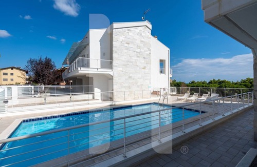 Foggetta Apartment | The recently-built Résidence Cerrano Park consists of two buildings with 12 three-room apartments, and offers guests the unique opportunity to have breakfast while enjoying a breathtaking view of the m