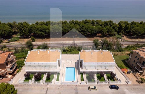 Foggetta Apartment | The recently-built Résidence Cerrano Park consists of two buildings with 12 three-room apartments, and offers guests the unique opportunity to have breakfast while enjoying a breathtaking view of the m