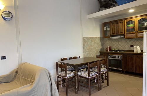 San Giacomo degli Schiavoni Apartment | The Shelter: Comfortable Ground Floor in Quiet Area