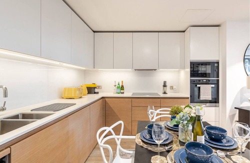 Fitzrovia Apartment | The Soho Stateroom — 2‑Bed Penthouse w/AC