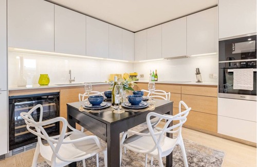 Fitzrovia Apartment | The Soho Stateroom — 2‑Bed Penthouse w/AC