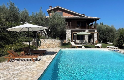 Perugia Apartment | The tranquility of the Umbrian countryside a stone's throw from the center of Perugia