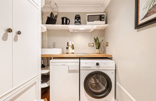 Belgravia Apartment | The Victoria Retreat House — Private 2‑Bed Home