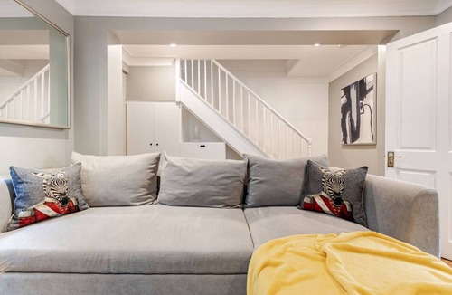 Belgravia Apartment | The Victoria Retreat House — Private 2‑Bed Home